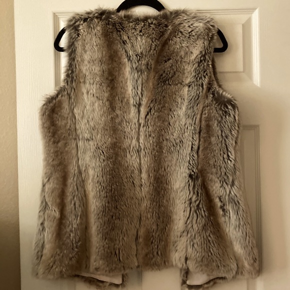 Faux Fur Vest by White & Black - Picture 4 of 7